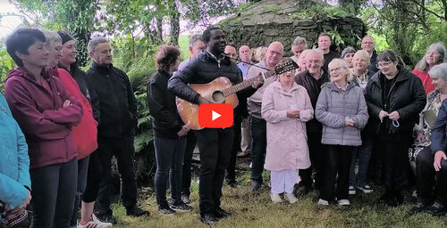 singing at trinity well